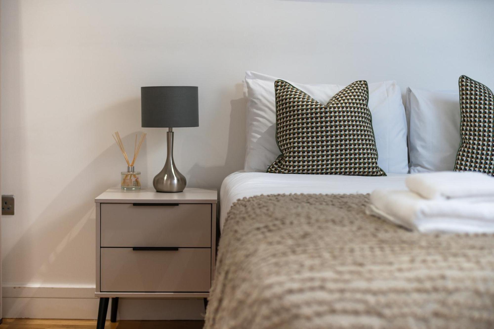 Hammersmith By Capital * Londra